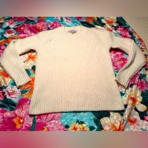 LOFT Crewneck White oversize knit sweater Ladies Size Small. Very Good Condition